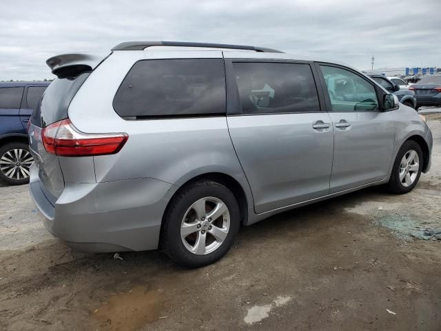 2017 Toyota Sienna LE