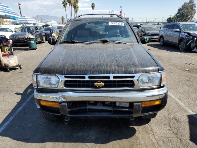 1999 Nissan Pathfinder XE