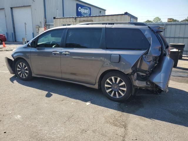 2020 Toyota Sienna XLE