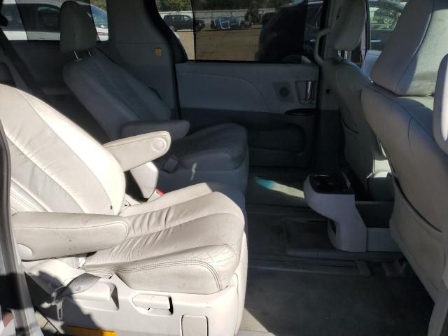 2012 Toyota Sienna XLE