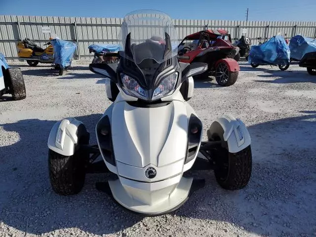 2013 Can-Am Spyder Roadster ST