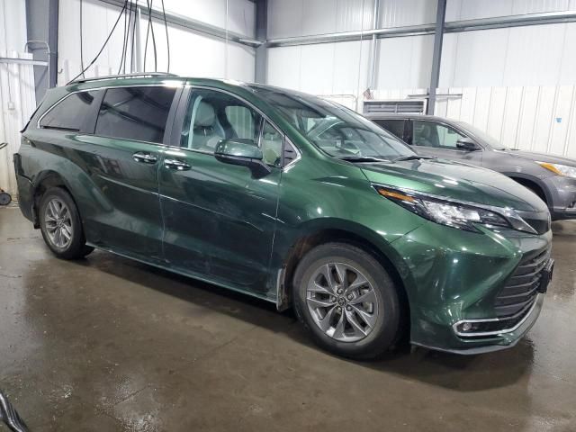 2023 Toyota Sienna XLE