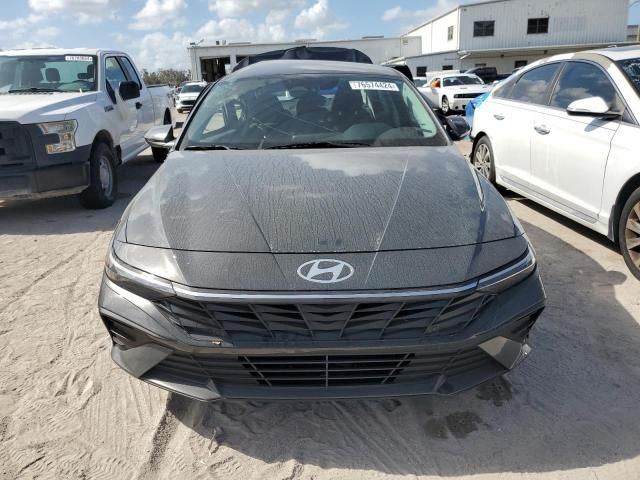 2024 Hyundai Elantra SE