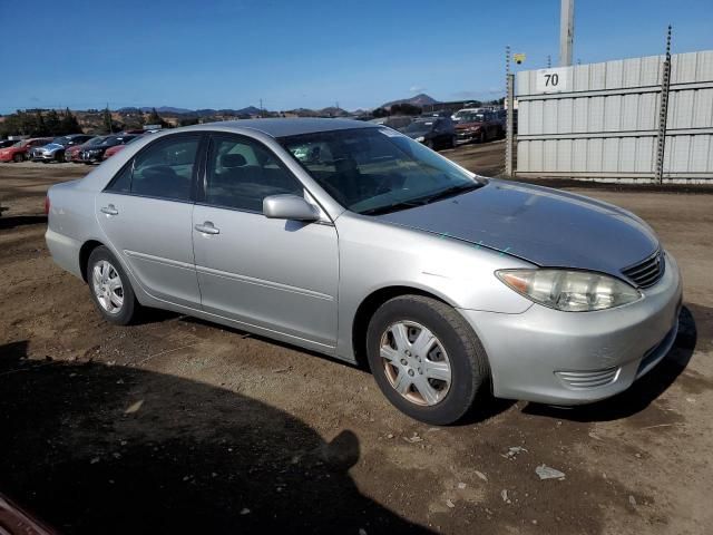 2005 Toyota Camry LE