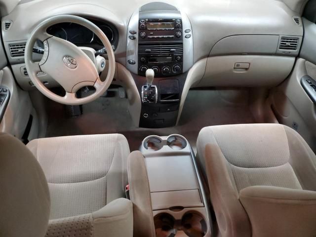 2009 Toyota Sienna CE