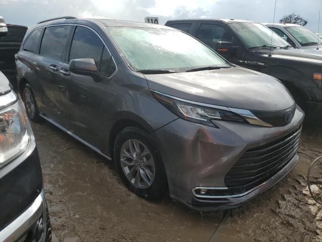 2023 Toyota Sienna XLE