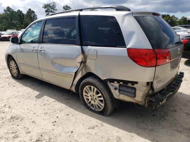 2010 Toyota Sienna XLE