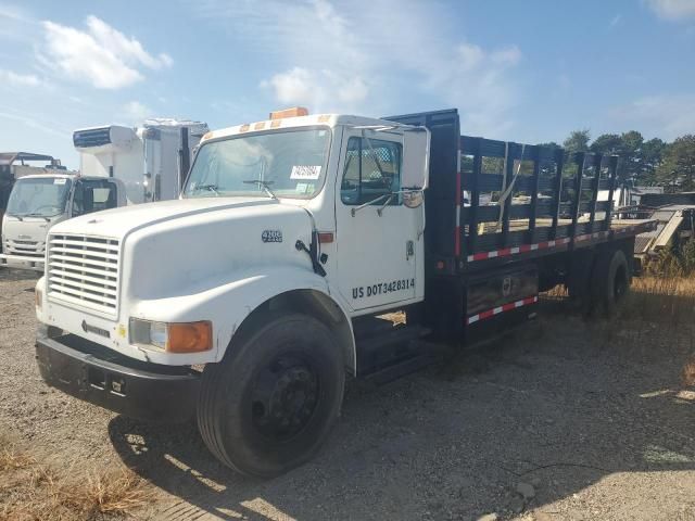 2001 International 4000 4700