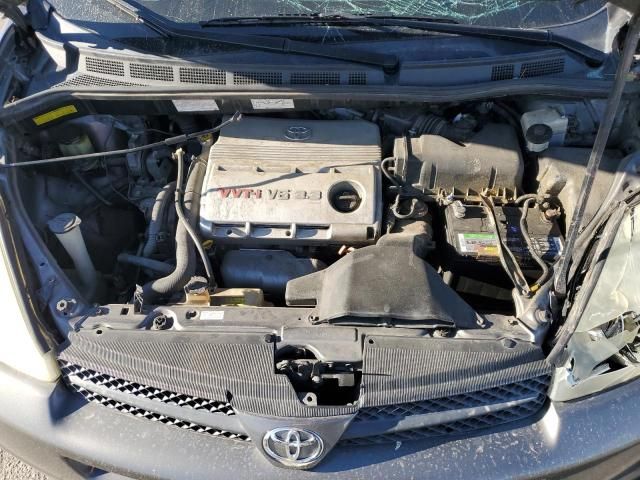 2005 Toyota Sienna XLE