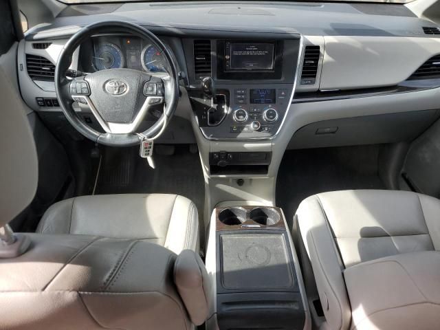 2018 Toyota Sienna XLE