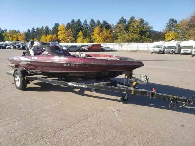 2007 Triton Boat