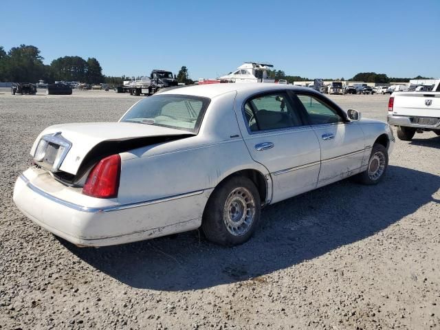 2002 Lincoln Town Car Executive