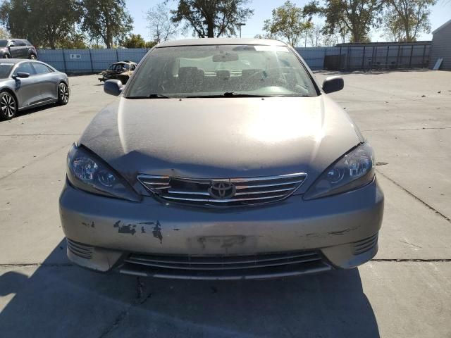 2005 Toyota Camry LE