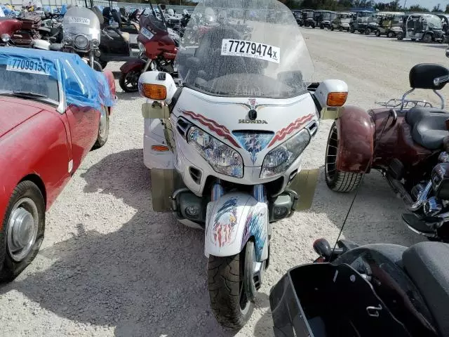 2004 Honda GL1800