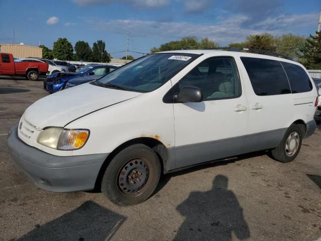 2001 Toyota Sienna LE