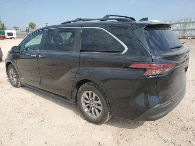 2021 Toyota Sienna XLE