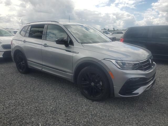 2022 Volkswagen Tiguan SE R-LINE Black