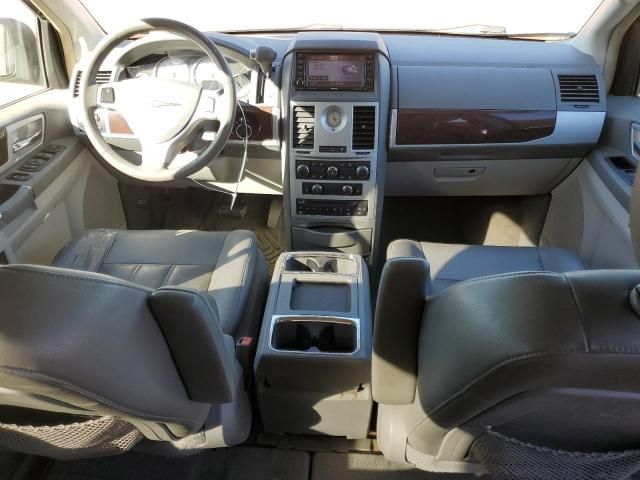 2010 Chrysler Town & Country Touring