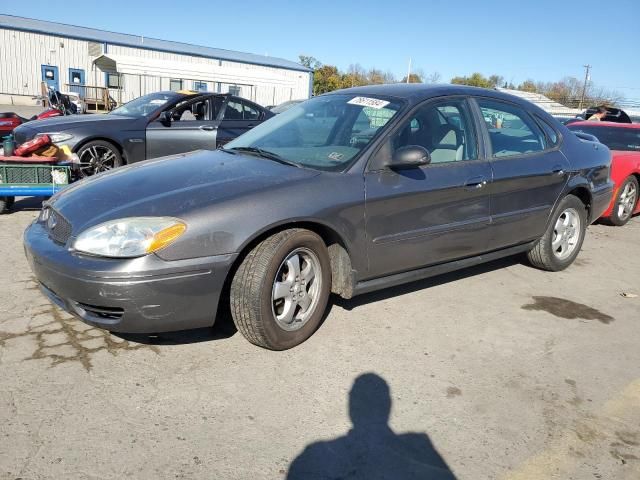 2005 Ford Taurus SE