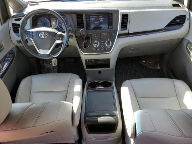 2016 Toyota Sienna XLE