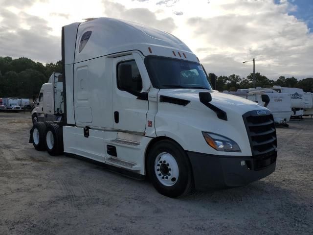 2021 Freightliner Cascadia 126