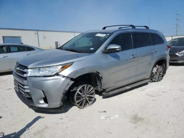 2017 Toyota Highlander SE