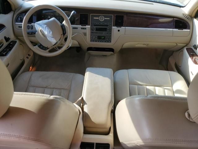 2006 Lincoln Town Car Signature