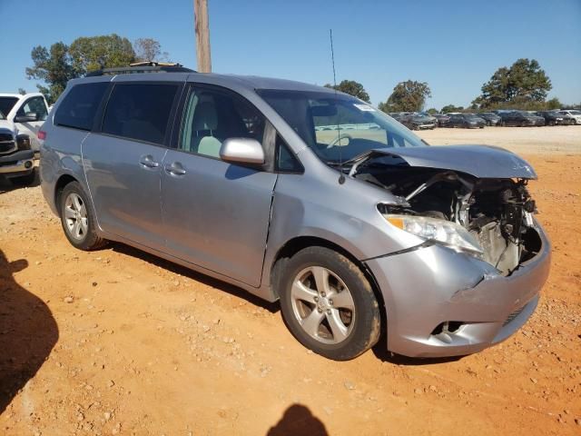 2014 Toyota Sienna LE