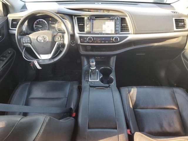 2019 Toyota Highlander SE