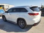 2017 Toyota Highlander SE