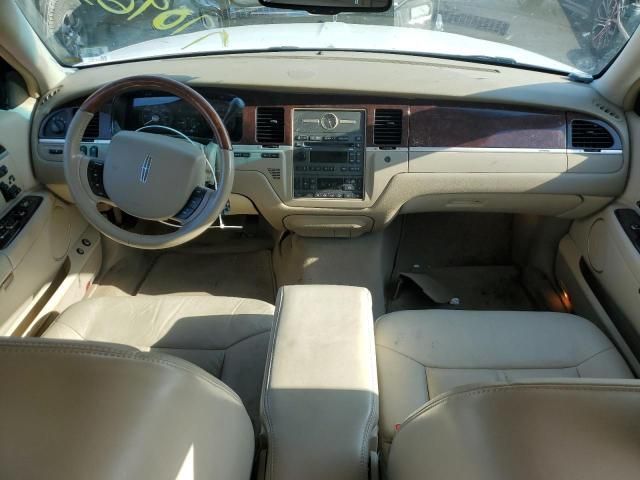 2008 Lincoln Town Car Signature Limited