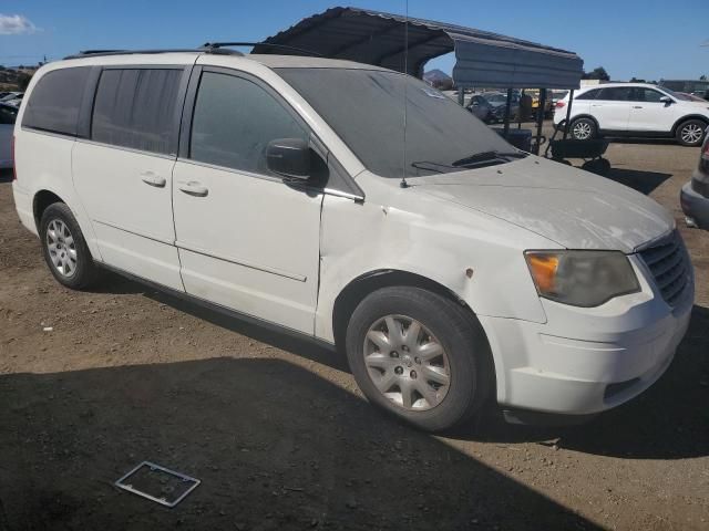 2010 Chrysler Town & Country LX