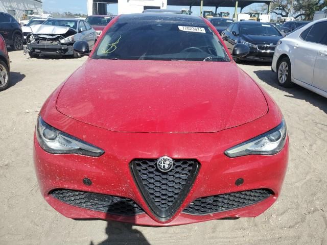 2021 Alfa Romeo Giulia Sport