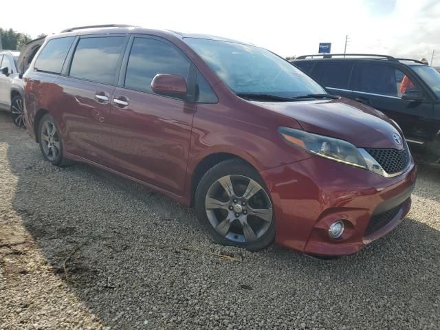 2015 Toyota Sienna Sport