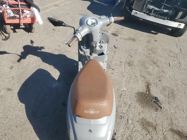 2019 Genuine Scooter Co. Buddy Kick