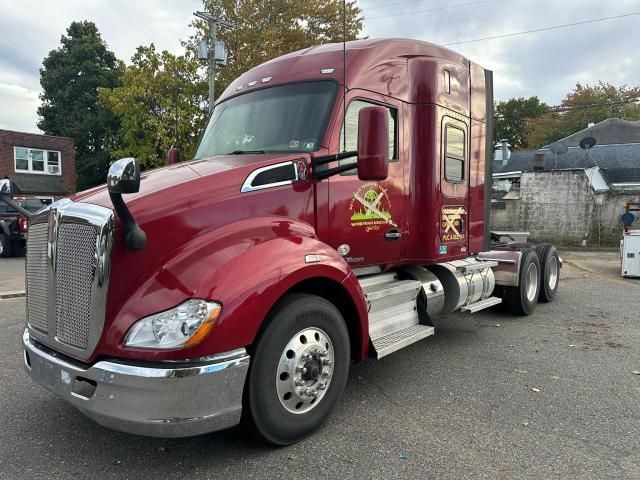 2015 Kenworth Construction T680