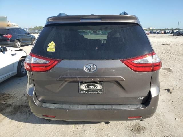 2017 Toyota Sienna XLE