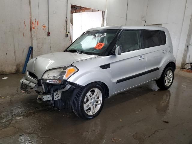 2011 KIA Soul +