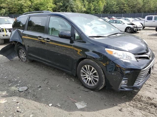 2020 Toyota Sienna XLE