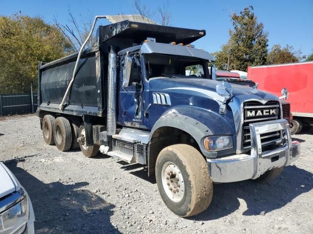 2018 Mack 700 GU700