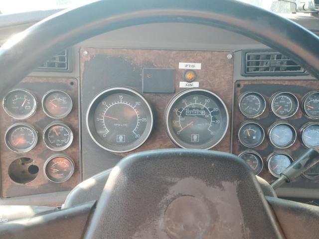 2004 Kenworth Construction T600