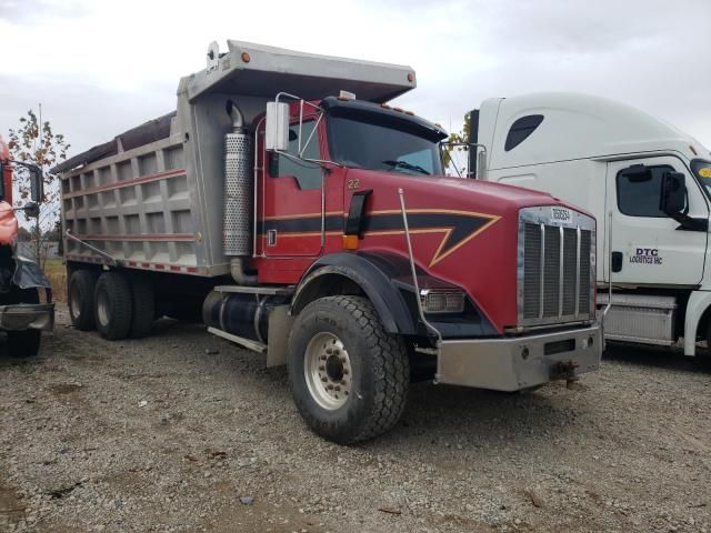 2001 Kenworth Construction T800