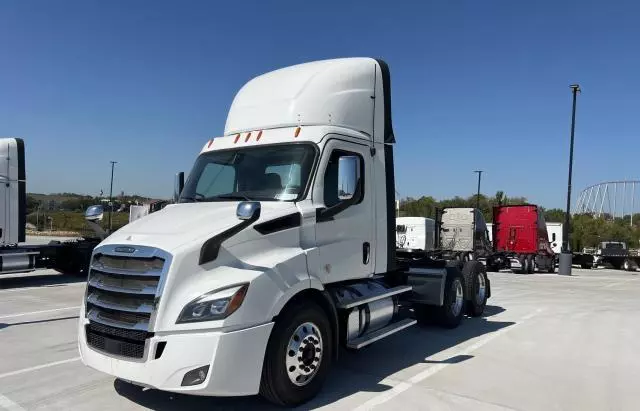 2019 Freightliner Cascadia 116