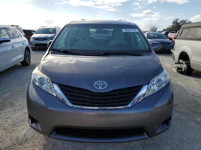 2014 Toyota Sienna LE