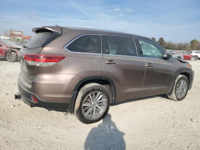 2017 Toyota Highlander SE