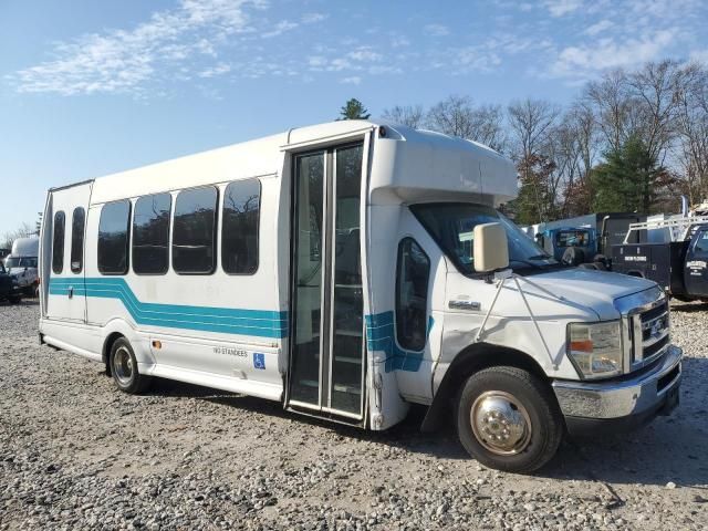 2008 Ford Econoline E450 Super Duty Cutaway Van