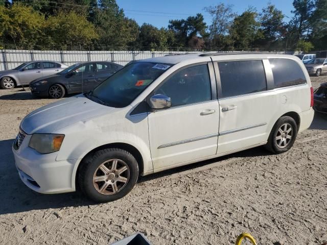 2012 Chrysler Town & Country Touring L