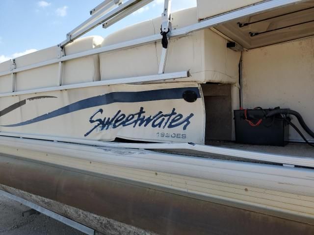 2006 Sweetwater Pontoon