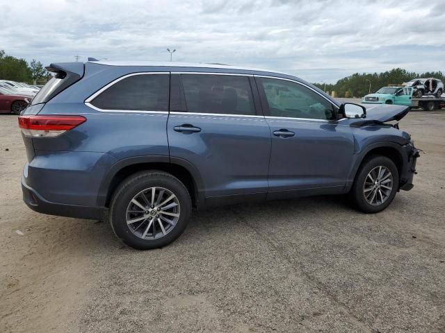 2019 Toyota Highlander SE