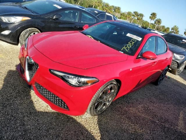 2022 Alfa Romeo Giulia Super